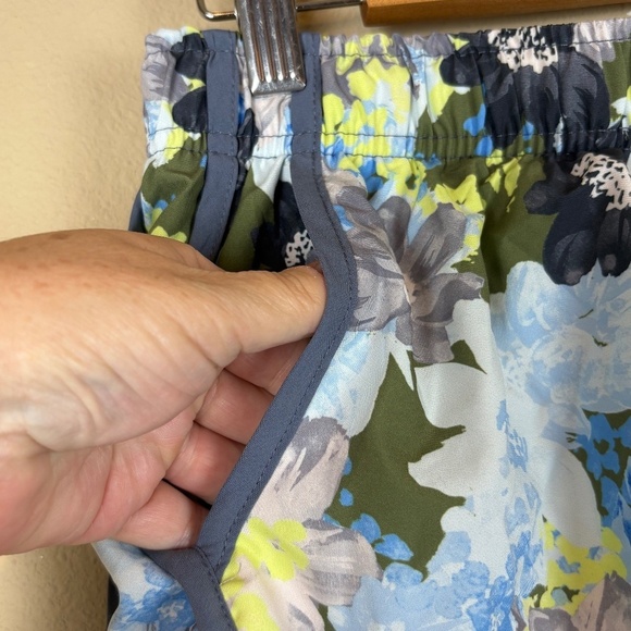 Calvin Klein Gray/Blue/Green Floral Running Shorts with Side Open Pockets/Lining - Picture 4 of 11